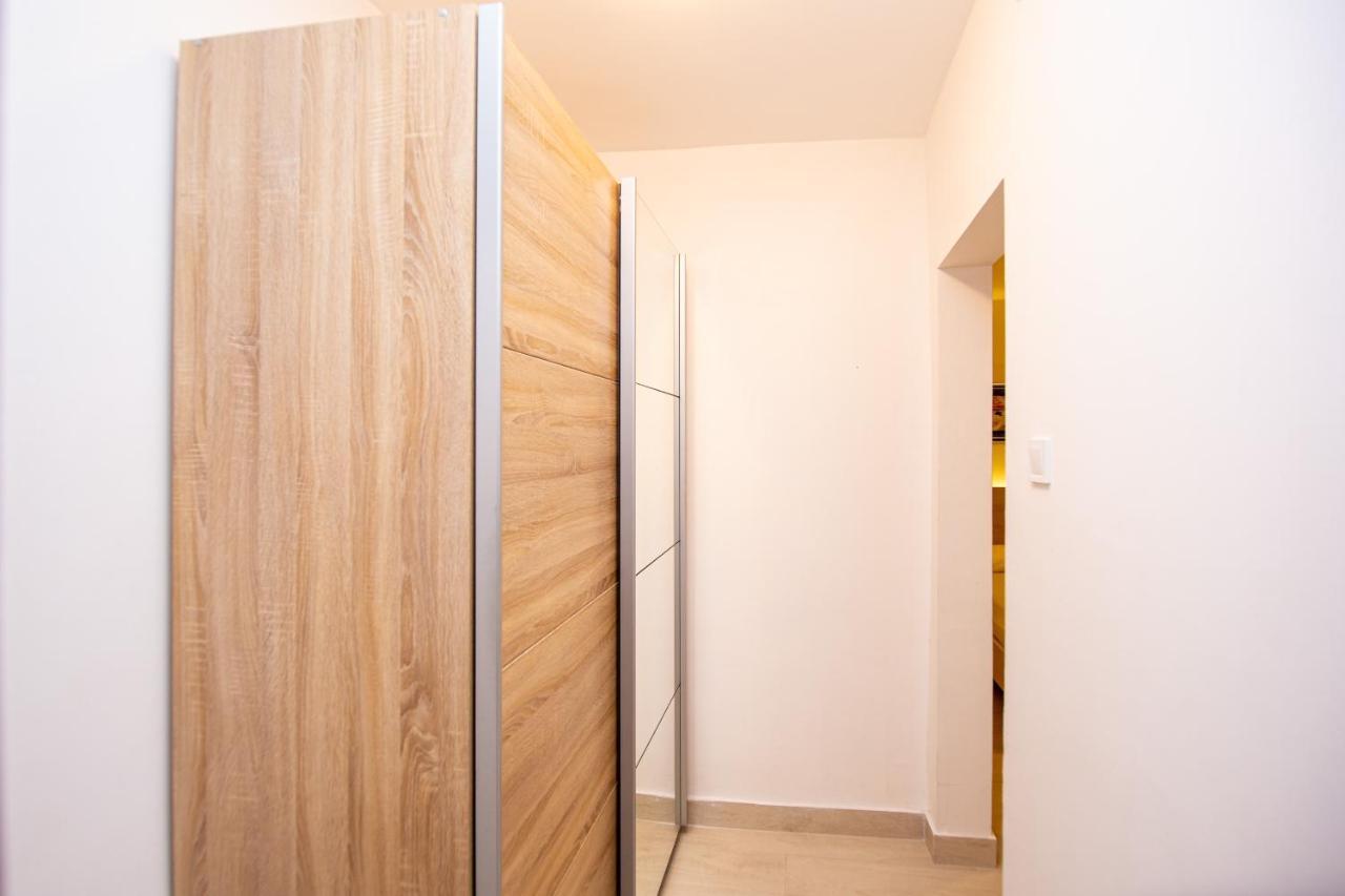 Apartment Novak บุดวา ภายนอก รูปภาพ
